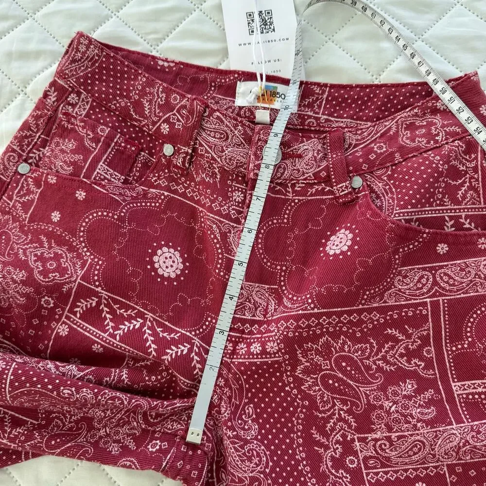 NWT CALI 1850 Women’s Bandana Paisley Bermuda Denim Shorts Size 25 Red